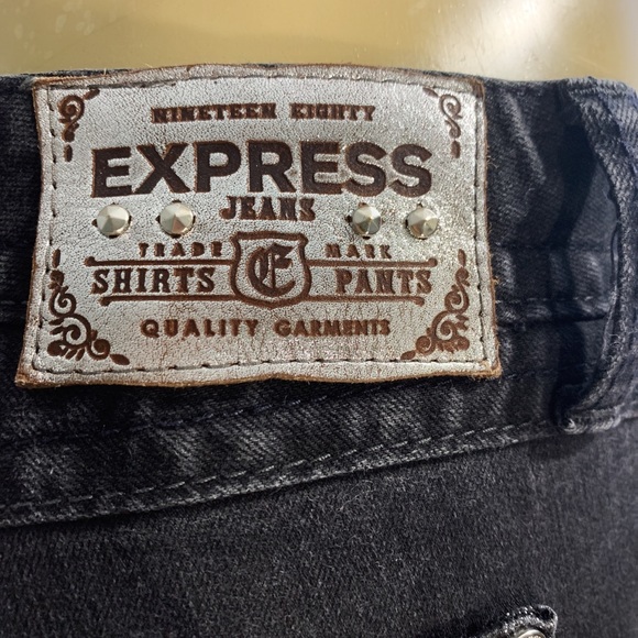 EXPRESS - Picture 16 of 16